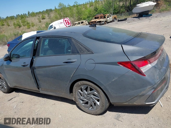 2024 Hyundai Elantra SEL z VIN KMHLM4DG4RU651049, wystawiony jako IAAI lot #42040179 z przebiegiem 37 852 mil mil oraz . Historia ofert i sprzedaży dostępna na DreamBid. Obrazek 14.