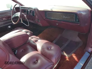 1976 Ford Thunderbird z VIN 6Y87A116695, wystawiony jako Copart lot #58666525 z przebiegiem 58 832 mil mil oraz Czysty tytuł • Clean title. Historia ofert i sprzedaży dostępna na DreamBid. Obrazek 8.