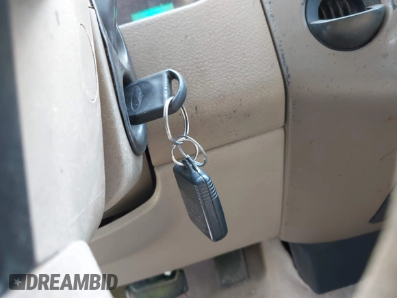 2005 Ford F-150 XLT с VIN 1FTRW12W85FB00753, выставлен на аукционе IAAI как лот 42281056 с пробегом Не указан миль и . История ставок и продаж доступна на DreamBid. Изображение 11.