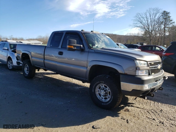 2007 Chevrolet Silverado 2500HD Classic Work Truck with VIN 1GCHK29U47E156067, listed as a Copart auction lot 83767394 with 213,577 mi miles and Clean Title. Bid and sale history available at carsss.com. Image 4.