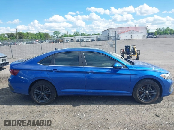 2024 Volkswagen Jetta SE with VIN 3VW7M7BU8RM067013, listed as a IAAI auction lot 42179920 with 32,418 mi miles and . Bid and sale history available at DreamBid. Image 13.