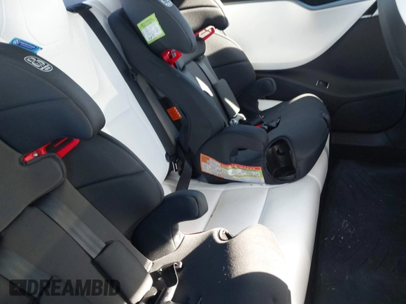 2018 Tesla Model S 75D z VIN 5YJSA1E29JF276329, wystawiony jako IAAI lot #41673653 z przebiegiem Nie podano mil oraz . Historia ofert i sprzedaży dostępna na DreamBid. Obrazek 8.