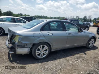 2008 Mercedes-Benz C 300 Sport z VIN WDDGF54XX8F059783, wystawiony jako Copart lot #59128615 z przebiegiem 104 505 mil mil oraz Szkoda całkowita • Salvage title. Historia ofert i sprzedaży dostępna na DreamBid. Obrazek 3.
