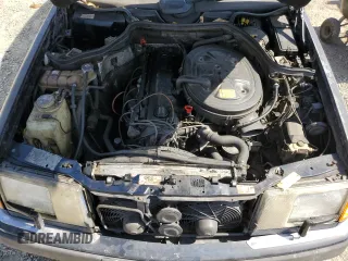 1992 Mercedes-Benz 300 z VIN WDBEA30E1NB699181, wystawiony jako Copart lot #58662205 z przebiegiem 134 112 mil mil oraz Szkoda całkowita • Salvage title. Historia ofert i sprzedaży dostępna na DreamBid. Obrazek 11.