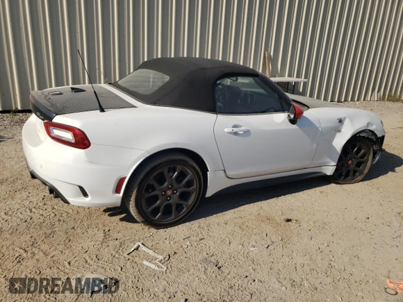 2019 FIAT 124 Spider Urbana Edition z VIN JC1NFAEK6K0142941, wystawiony jako Copart lot #75939004 z przebiegiem 28 402 mil mil oraz Szkoda całkowita • Salvage title. Historia ofert i sprzedaży dostępna na DreamBid. Obrazek 3.