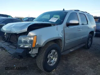 2014 Chevrolet Tahoe LS z VIN 1GNSKAE04ER122811, wystawiony jako IAAI lot #40936688 z przebiegiem 217 197 mil mil oraz . Historia ofert i sprzedaży dostępna na DreamBid. Obrazek 2.