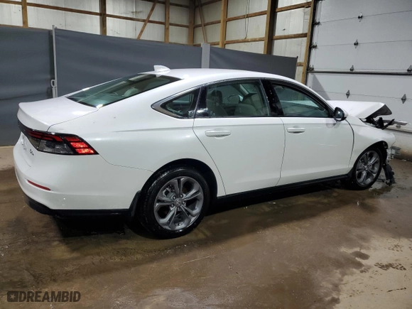 2024 Honda Accord Sedan EX with VIN 1HGCY1F31RA028802, listed as a Copart auction lot 50679175 with 4,500 mi miles and Clean Title. Bid and sale history available at carsss.com. Image 3.