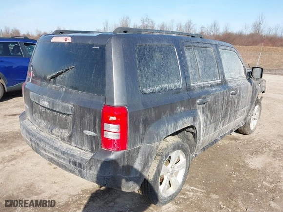 2014 Jeep Patriot Latitude with VIN 1C4NJRFB7ED892604, listed as a IAAI auction lot 41800290 with 111,440 mi miles. Bid and sale history available at carsss.com. Image 4.