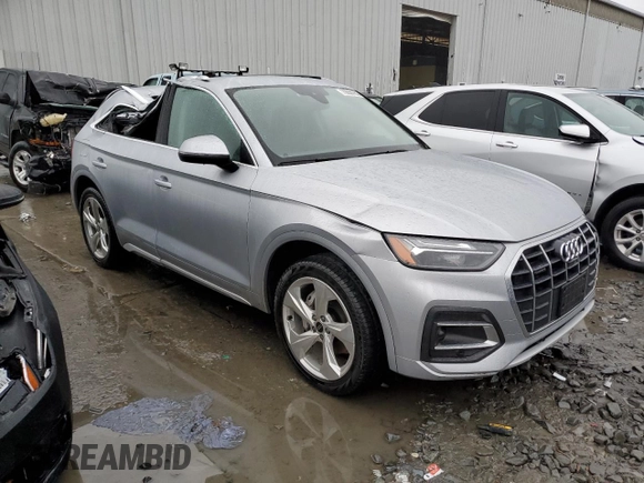 2021 Audi Q5 Premium Plus with VIN WA1BAAFY5M2098004, listed as a Copart auction lot 70068762 with 10,336 mi miles. Bid and sale history available at carsss.com. Image 4.