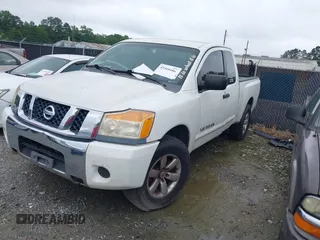 2008 Nissan Titan XE z VIN 1N6BA06C38N351875, wystawiony jako IAAI lot #42368486 z przebiegiem 174 337 mil mil oraz . Historia ofert i sprzedaży dostępna na DreamBid. Obrazek 2.
