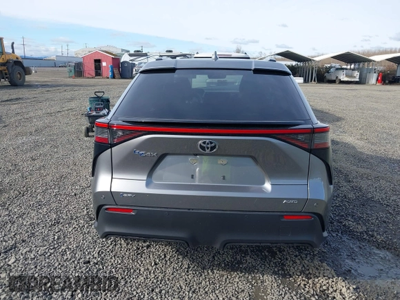 2024 Toyota bZ4X XLE z VIN JTMABACA2RA069207, wystawiony jako IAAI lot #41632667 z przebiegiem 7329 mil mil oraz . Historia ofert i sprzedaży dostępna na DreamBid. Obrazek 17.