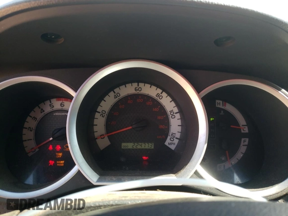 2013 Toyota Tacoma z VIN 3TMMU4FNXDM050603, wystawiony jako Copart lot #57648055 z przebiegiem 224 773 mil mil oraz Czysty tytuł • Clean title. Historia ofert i sprzedaży dostępna na DreamBid. Obrazek 9.