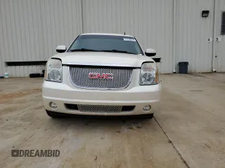 2010 GMC Yukon Denali with VIN 1GKUCEEF2AR119463, listed as a Copart auction lot 71236674 with 233,731 mi miles and Salvage Title. Bid and sale history available at carsss.com. Image 5.