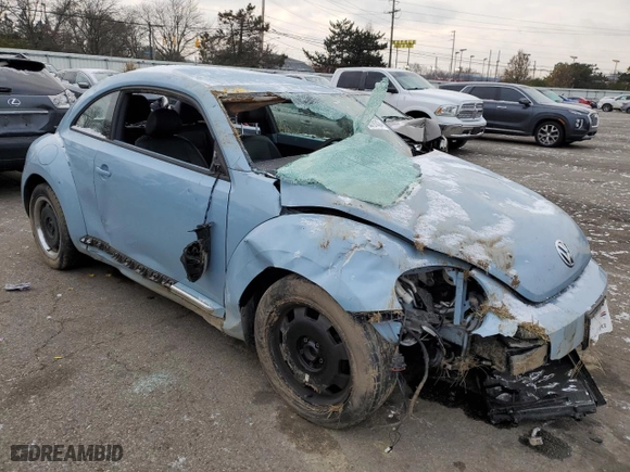 2012 Volkswagen Beetle 2.5L PZEV with VIN 3VWJP7AT7CM600921, listed as a Copart auction lot 83191424 with 0 mi miles and Salvage Title. Bid and sale history available at carsss.com. Image 4.
