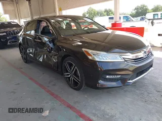 2017 Honda Accord Touring z VIN 1HGCR3F98HA038349, wystawiony jako IAAI lot #42778954 z przebiegiem 85 765 mil mil oraz . Historia ofert i sprzedaży dostępna na DreamBid. Obrazek 1.