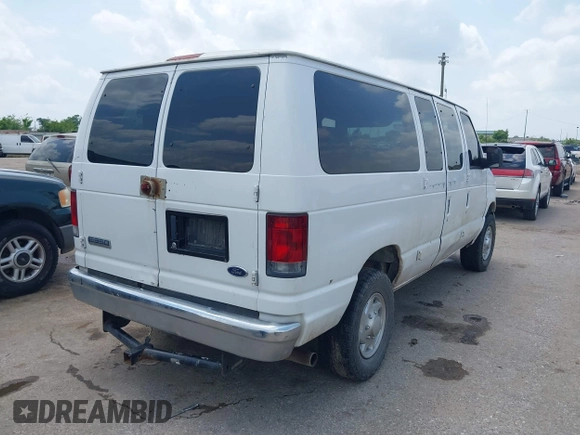 2006 Ford Econoline Passenger XL with VIN 1FBNE31L16DA61915, listed as a IAAI auction lot 42114511 with 226,130 mi miles. Bid and sale history available at carsss.com. Image 4.