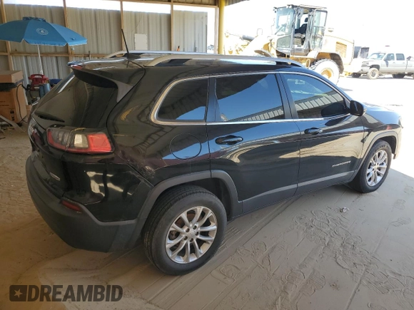 2019 Jeep Cherokee Latitude z VIN 1C4PJLCB0KD340500, wystawiony jako Copart lot #54193245 z przebiegiem 138 517 mil mil oraz Szkoda całkowita • Salvage title. Historia ofert i sprzedaży dostępna na DreamBid. Obrazek 3.