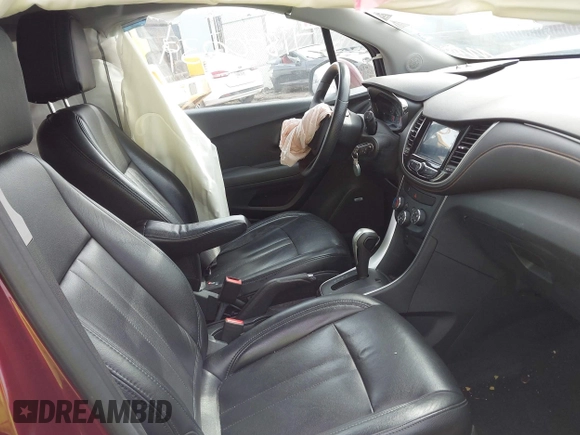 2017 Chevrolet Trax LT with VIN 3GNCJPSB2HL266871, listed as a IAAI auction lot 41840039 with 89,906 mi miles. Bid and sale history available at carsss.com. Image 5.