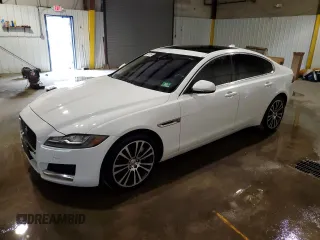 2016 Jaguar XF 35t Prestige with VIN SAJBK4BV7GCY15017, listed as a Copart auction lot 69323894 with 40,113 mi miles and Salvage Title. Bid and sale history available at carsss.com. Image 1.