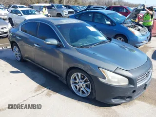 2011 Nissan Maxima SV z VIN 1N4AA5AP7BC852699, wystawiony jako IAAI lot #41645103 z przebiegiem 151 472 mil mil oraz . Historia ofert i sprzedaży dostępna na DreamBid. Obrazek 1.