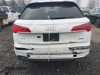 2024 Audi Q5 S line Premium z VIN WA1GAAFY4R2024229, wystawiony jako IAAI lot #40549244 z przebiegiem 7 641 mil mil oraz . Historia ofert i sprzedaży dostępna na DreamBid. Obrazek 6.