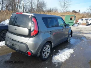 2015 Kia Soul + with VIN KNDJP3A5XF7122683, listed as a IAAI auction lot 41270677 with 107,595 mi miles. Bid and sale history available at carsss.com. Image 4.