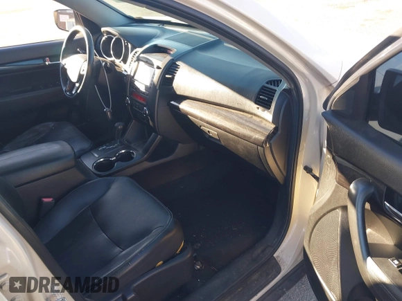 2011 Kia Sorento EX with VIN 5XYKUDA20BG088789, listed as a IAAI auction lot 41885949 with 207,354 mi miles. Bid and sale history available at carsss.com. Image 5.