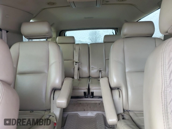 2010 GMC Yukon XL z VIN 1GKUCMEF0AR249218, wystawiony jako Copart lot #88347805 z przebiegiem Nie podano mil oraz Szkoda całkowita • Salvage title. Historia ofert i sprzedaży dostępna na DreamBid. Obrazek 10.