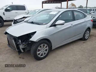 2013 Hyundai Accent GLS z VIN KMHCT4AE3DU548980, wystawiony jako IAAI lot #41562618 z przebiegiem 62 704 mil mil oraz . Historia ofert i sprzedaży dostępna na DreamBid. Obrazek 2.