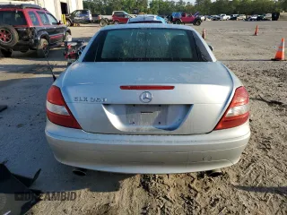 2005 Mercedes-Benz SLK 230/320 z VIN WDBWK56F35F052366, wystawiony jako Copart lot #53032575 z przebiegiem 100 022 mil mil oraz Szkoda całkowita • Salvage title. Historia ofert i sprzedaży dostępna na DreamBid. Obrazek 6.