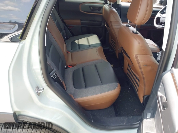 2023 Ford Bronco Sport Outer Banks z VIN 3FMCR9C64PRD05448, wystawiony jako IAAI lot #42375732 z przebiegiem 53 538 mil mil oraz . Historia ofert i sprzedaży dostępna na DreamBid. Obrazek 8.
