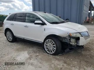 2011 Lincoln MKX z VIN 2LMDJ8JK3BBJ27582, wystawiony jako Copart lot #56555245 z przebiegiem 171 872 mil mil oraz Szkoda całkowita • Salvage title. Historia ofert i sprzedaży dostępna na DreamBid. Obrazek 4.