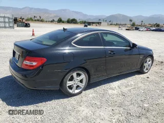 2012 Mercedes-Benz C 250 z VIN WDDGJ4HB9CF849348, wystawiony jako Copart lot #56346295 z przebiegiem 86 160 mil mil oraz Szkoda całkowita • Salvage title. Historia ofert i sprzedaży dostępna na DreamBid. Obrazek 3.