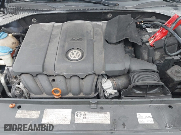 2013 Volkswagen Passat SEL Premium z VIN 1VWCH7A37DC056381, wystawiony jako IAAI lot #42426144 z przebiegiem 261 626 mil mil oraz . Historia ofert i sprzedaży dostępna na DreamBid. Obrazek 10.