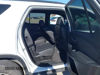 2023 Chevrolet Traverse LT Leather with VIN 1GNEVHKW4PJ276989, listed as a IAAI auction lot 40993865 with 38,265 mi miles. Bid and sale history available at carsss.com. Image 8.