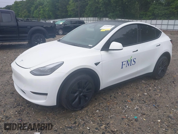 2024 Tesla Model Y with VIN 7SAYGDED9RA331840, listed as a IAAI auction lot 42350926 with 13,818 mi miles and . Bid and sale history available at DreamBid. Image 19.