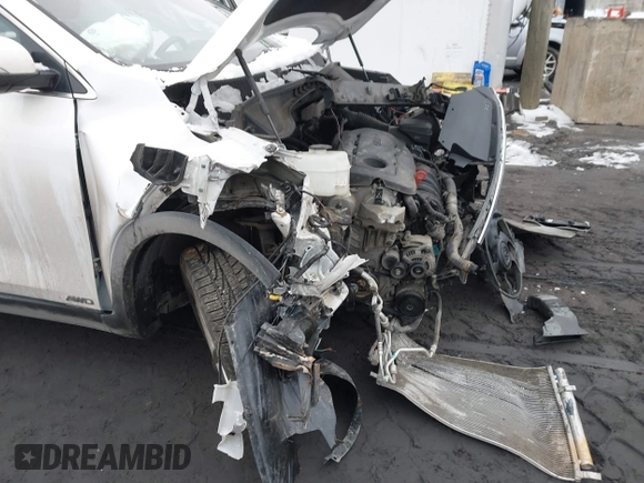 2018 Kia Sorento LX with VIN 5XYPGDA34JG423007, listed as a IAAI auction lot 41552932 with 106,027 mi miles. Bid and sale history available at carsss.com. Image 6.