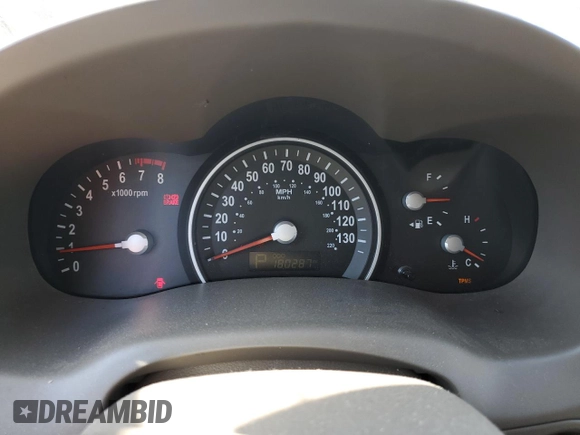 2011 Kia Sedona LX with VIN KNDMG4C75B6372298, listed as a Copart auction lot 62143844 with 180,287 mi miles and Salvage Title. Bid and sale history available at carsss.com. Image 9.