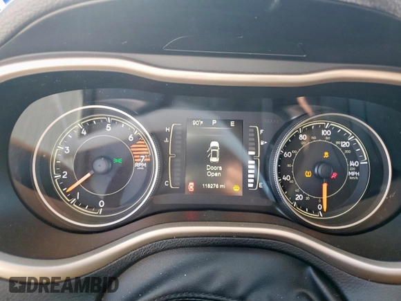 2016 Jeep Cherokee Latitude with VIN 1C4PJLCB8GW125748, listed as a Copart auction lot 60697145 with 118,276 mi miles and Salvage title. Bid and sale history available at DreamBid. Image 9.