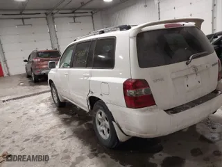 2007 Toyota Highlander with VIN JTEGD21AX70165811, listed as a IAAI auction lot 41582884 with 216,497 mi miles. Bid and sale history available at carsss.com. Image 3.