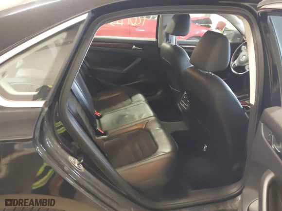 2013 Volkswagen Passat SEL Premium with VIN 1VWCP7A37DC068954, listed as a IAAI auction lot 42019750 with 127,943 mi miles. Bid and sale history available at carsss.com. Image 8.