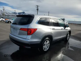 2016 Honda Pilot LX with VIN 5FNYF6H11GB078221, listed as a Copart auction lot 86346634 with 172,021 mi miles and Salvage Title. Bid and sale history available at carsss.com. Image 3.