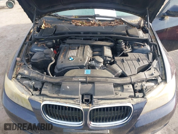 2009 BMW 3 Series 328i z VIN WBAPH73559E128562, wystawiony jako IAAI lot #42129719 z przebiegiem 172 682 mil mil oraz . Historia ofert i sprzedaży dostępna na DreamBid. Obrazek 10.