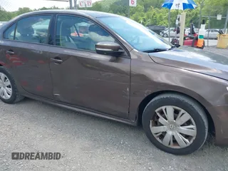 2011 Volkswagen Jetta SE with VIN 3VWDZ7AJ8BM054070, listed as a IAAI auction lot 42430921 with 172,852 mi miles and . Bid and sale history available at DreamBid. Image 6.