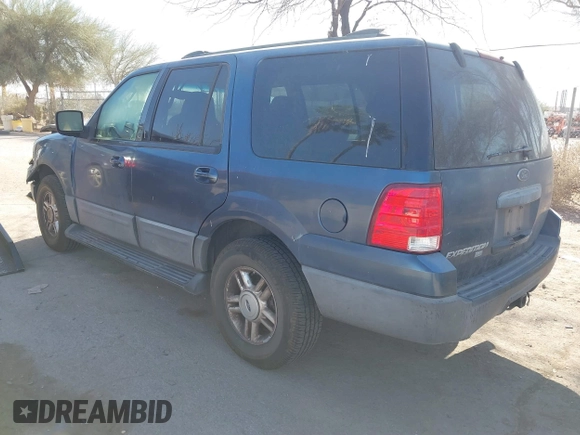 2004 Ford Expedition XLT with VIN 1FMPU16W24LB15591, listed as a IAAI auction lot 41765842 with 188,200 mi miles. Bid and sale history available at carsss.com. Image 3.