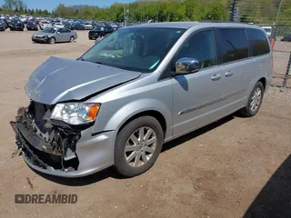 2011 Chrysler Town & Country Touring L z VIN 2A4RR8DG6BR704208, wystawiony jako IAAI lot #42226467 z przebiegiem 106 053 mil mil oraz . Historia ofert i sprzedaży dostępna na DreamBid. Obrazek 18.
