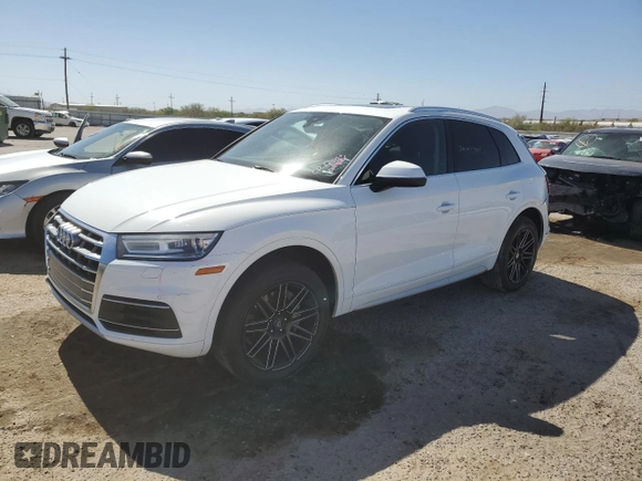 2020 Audi Q5 Premium z VIN WA1ANAFY3L2013367, wystawiony jako Copart lot #57328025 z przebiegiem Nie podano mil oraz Szkoda całkowita • Salvage title. Historia ofert i sprzedaży dostępna na DreamBid. Obrazek 1.