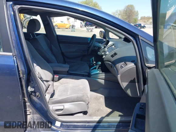 2007 Honda Civic Sdn LX with VIN 1HGFA16547L034503, listed as a IAAI auction lot 42063562 with 181,281 mi miles. Bid and sale history available at carsss.com. Image 5.