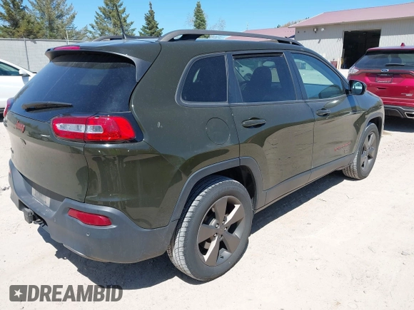 2017 Jeep Cherokee Latitude z VIN 1C4PJMCB9HW512395, wystawiony jako IAAI lot #42161258 z przebiegiem 67 584 mil mil oraz . Historia ofert i sprzedaży dostępna na DreamBid. Obrazek 4.