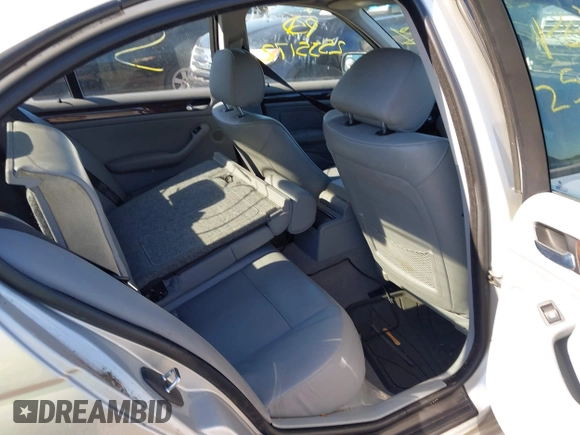 2003 BMW 3 Series 325xi with VIN WBAEU33443PM57946, listed as a IAAI auction lot 42305280 with Not provided miles and . Bid and sale history available at DreamBid. Image 8.